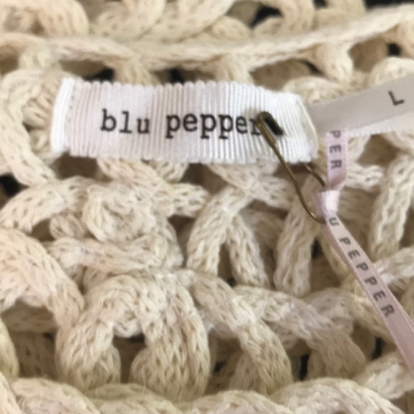 Blu Pepper Open Weave Blouse - Picture 3 of 5